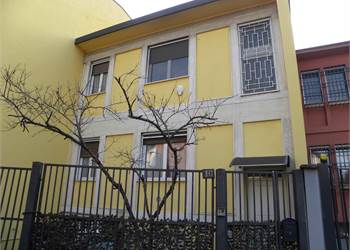 Villa for Sale in Milano